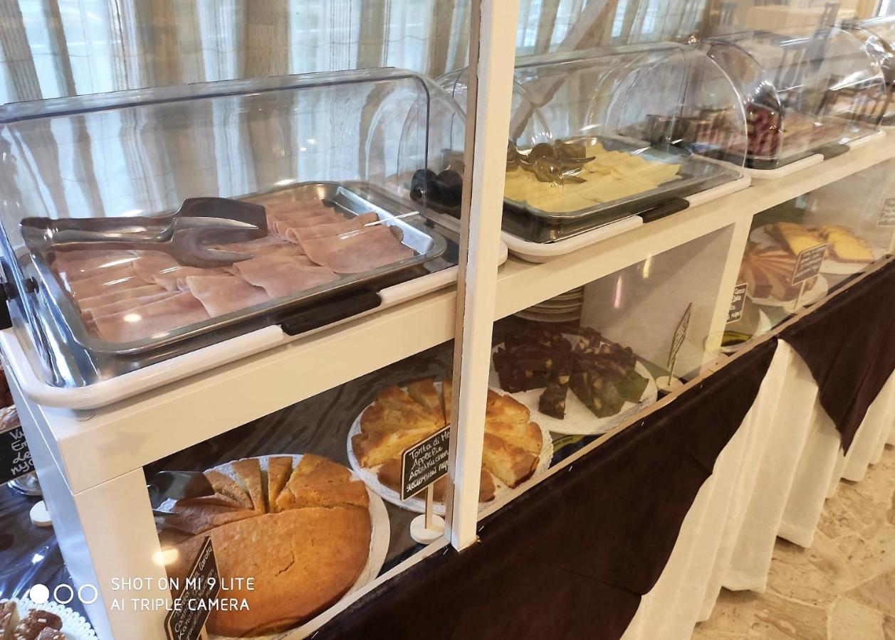 Mantovani Hotel Mariu Rimini Kültér fotó