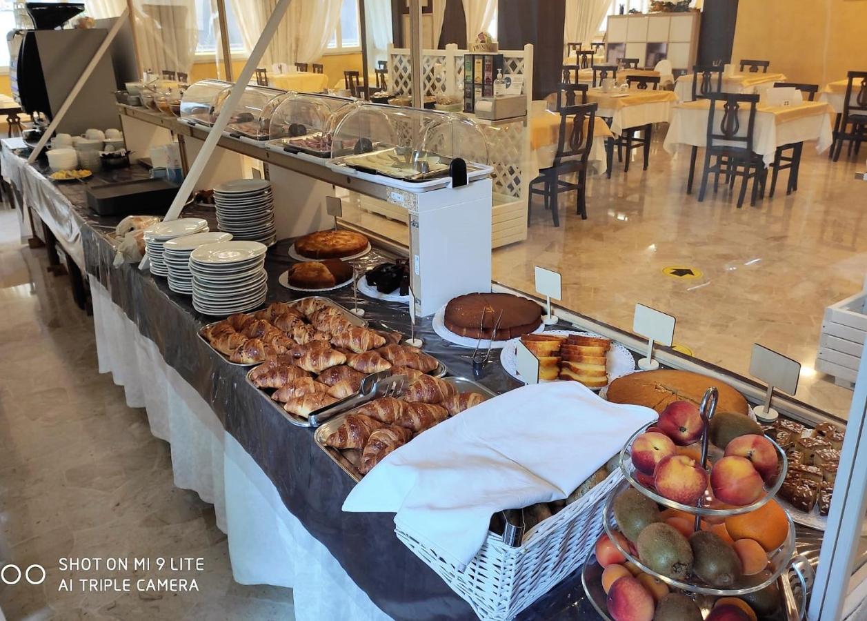 Mantovani Hotel Mariu Rimini Kültér fotó