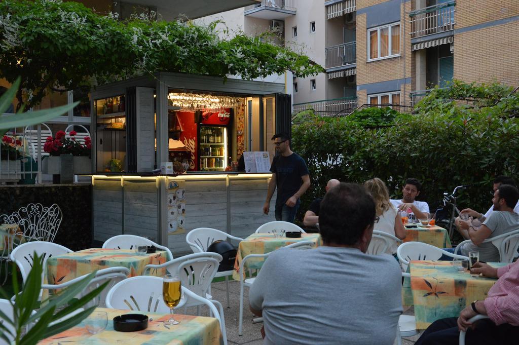 Mantovani Hotel Mariu Rimini Kültér fotó