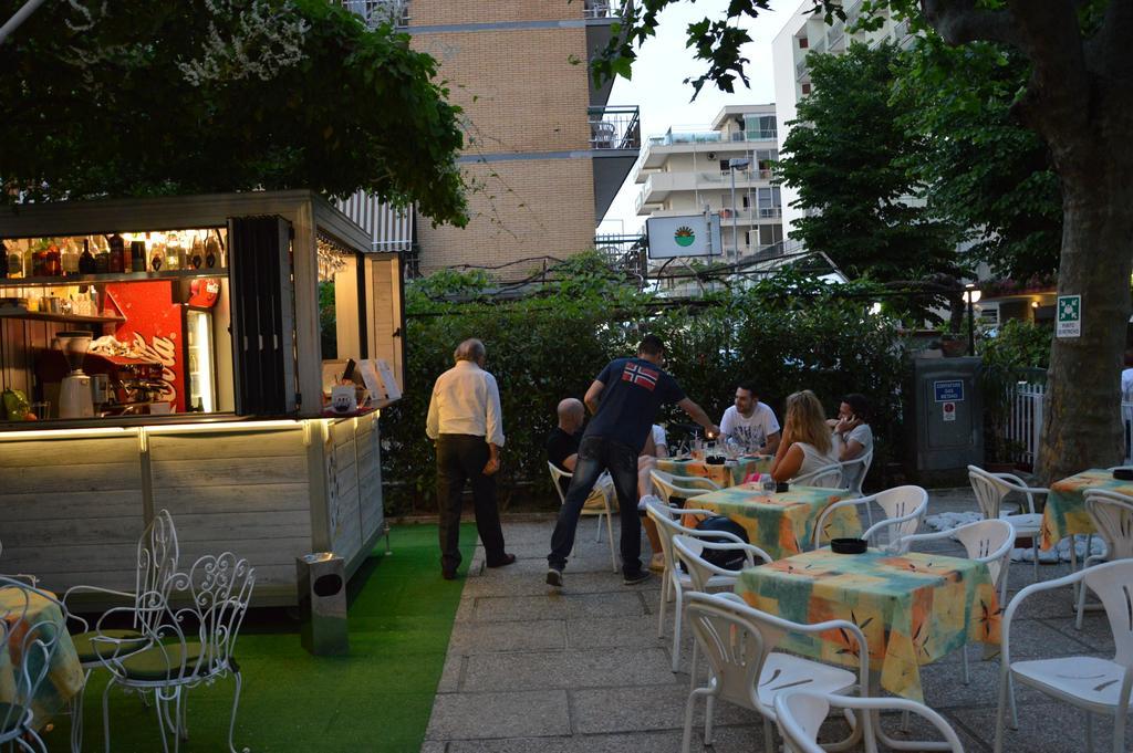 Mantovani Hotel Mariu Rimini Kültér fotó