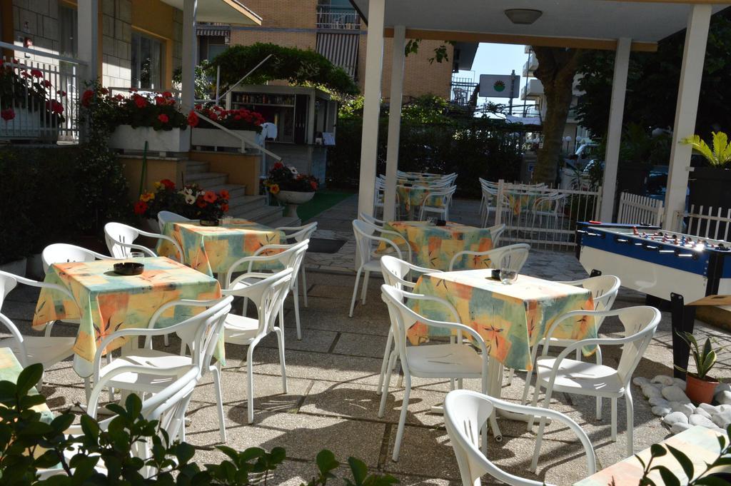 Mantovani Hotel Mariu Rimini Kültér fotó